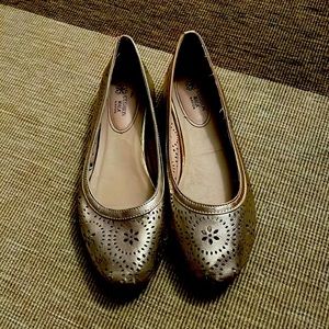 💝5/$25💝 Gold flats.